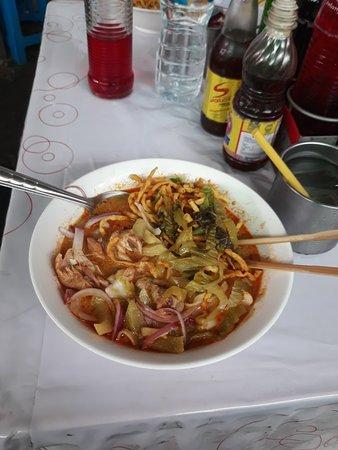 Khao Soi Loong Prakid Gard Gorm